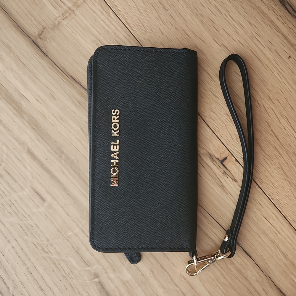 Michael Kors Phone Wristlet Excellent Condition